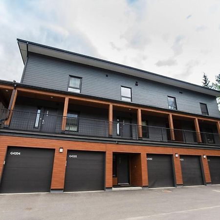 Апартаменты The Mac Shack By Revelstoke Vacations Экстерьер фото