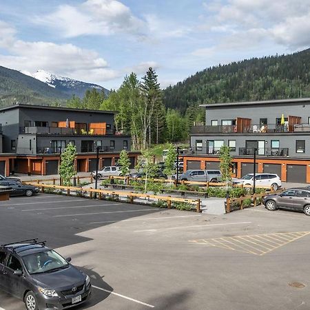 Апартаменты The Mac Shack By Revelstoke Vacations Экстерьер фото