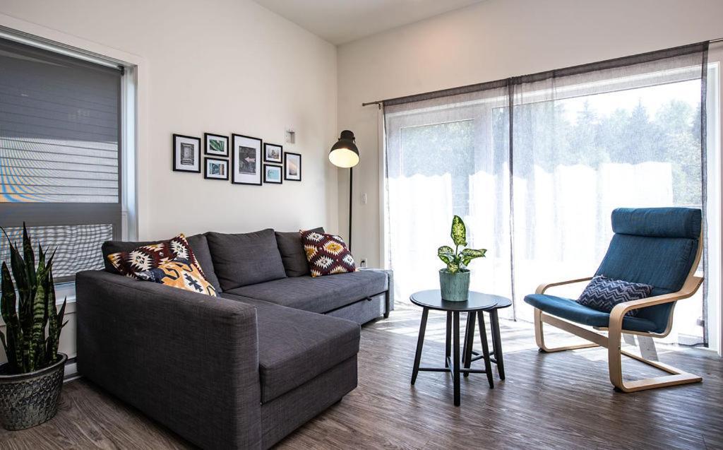 Апартаменты The Mac Shack By Revelstoke Vacations Экстерьер фото